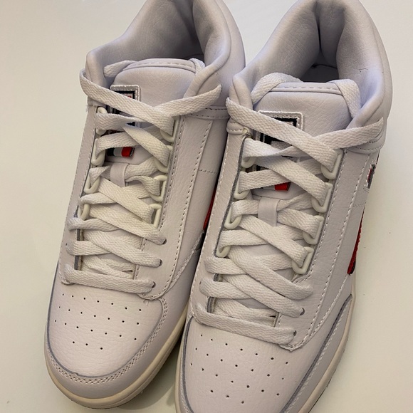 BNWB FILA WHITE SIZE 8 men’s - Picture 6 of 13